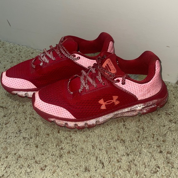 Red under armour reflective tennis shoe. - Picture 1 of 3